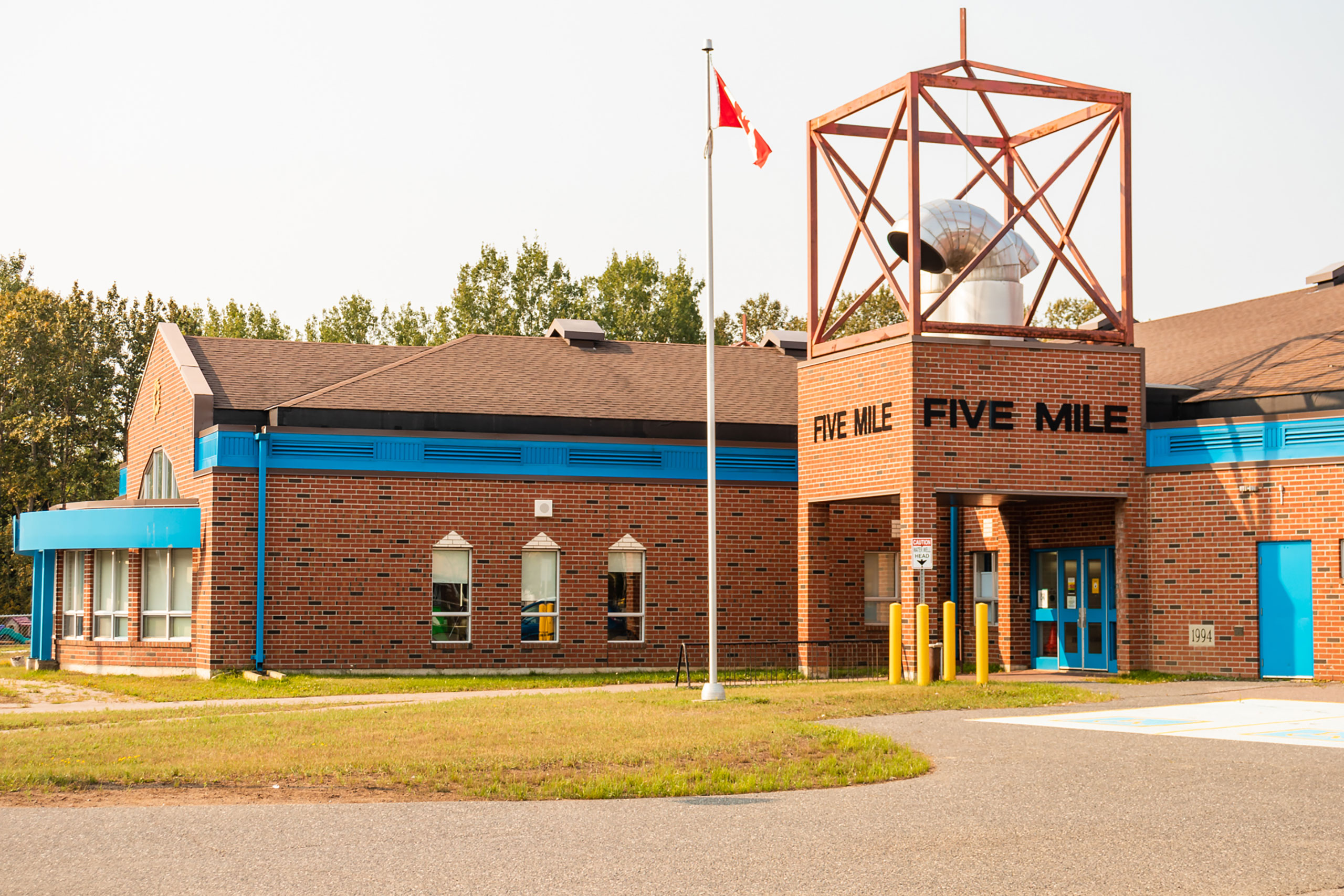 Contact Five Mile Public School